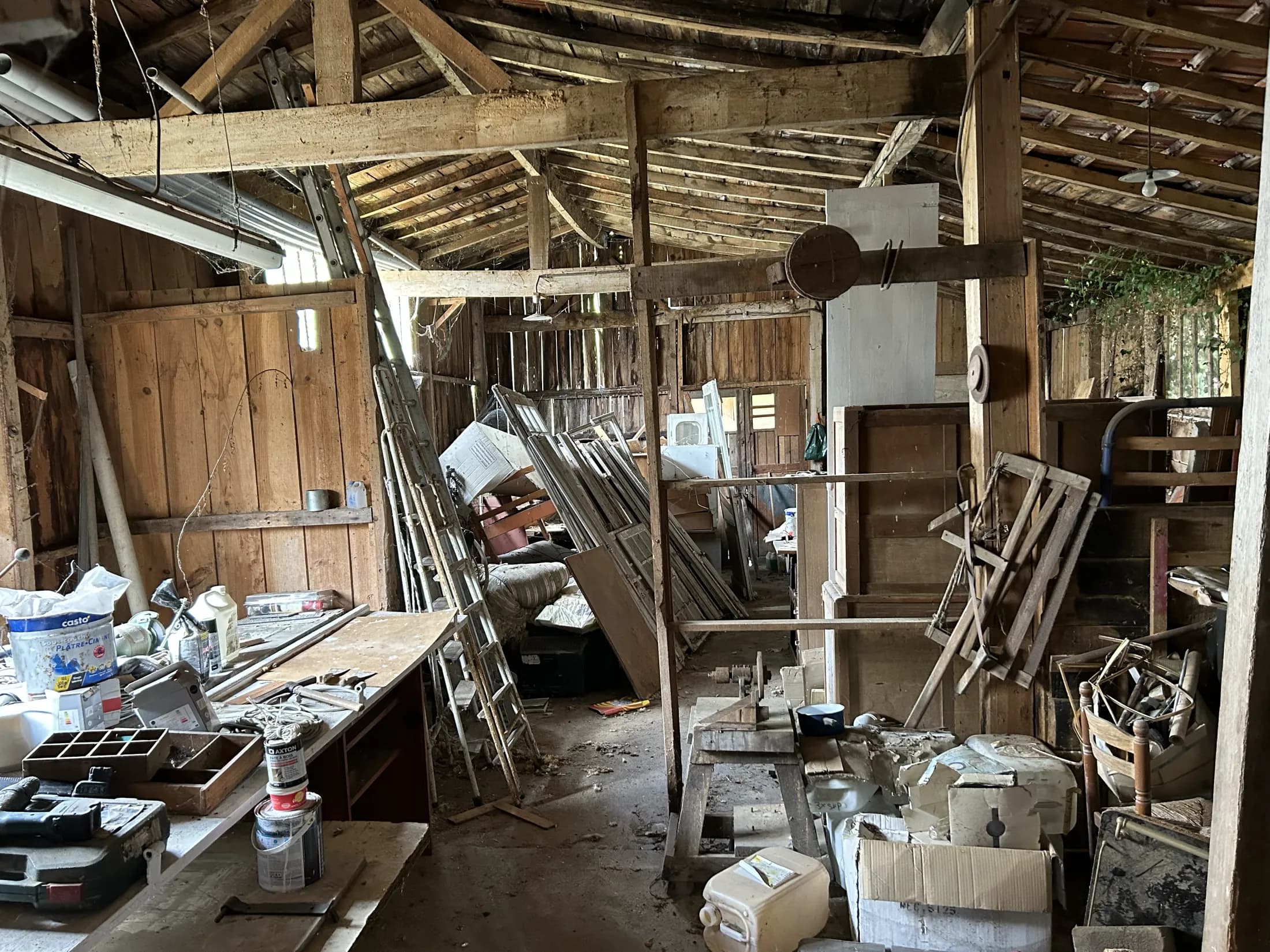 Débarras d'une dépendance encombrée en Gironde — Débarras la Maison