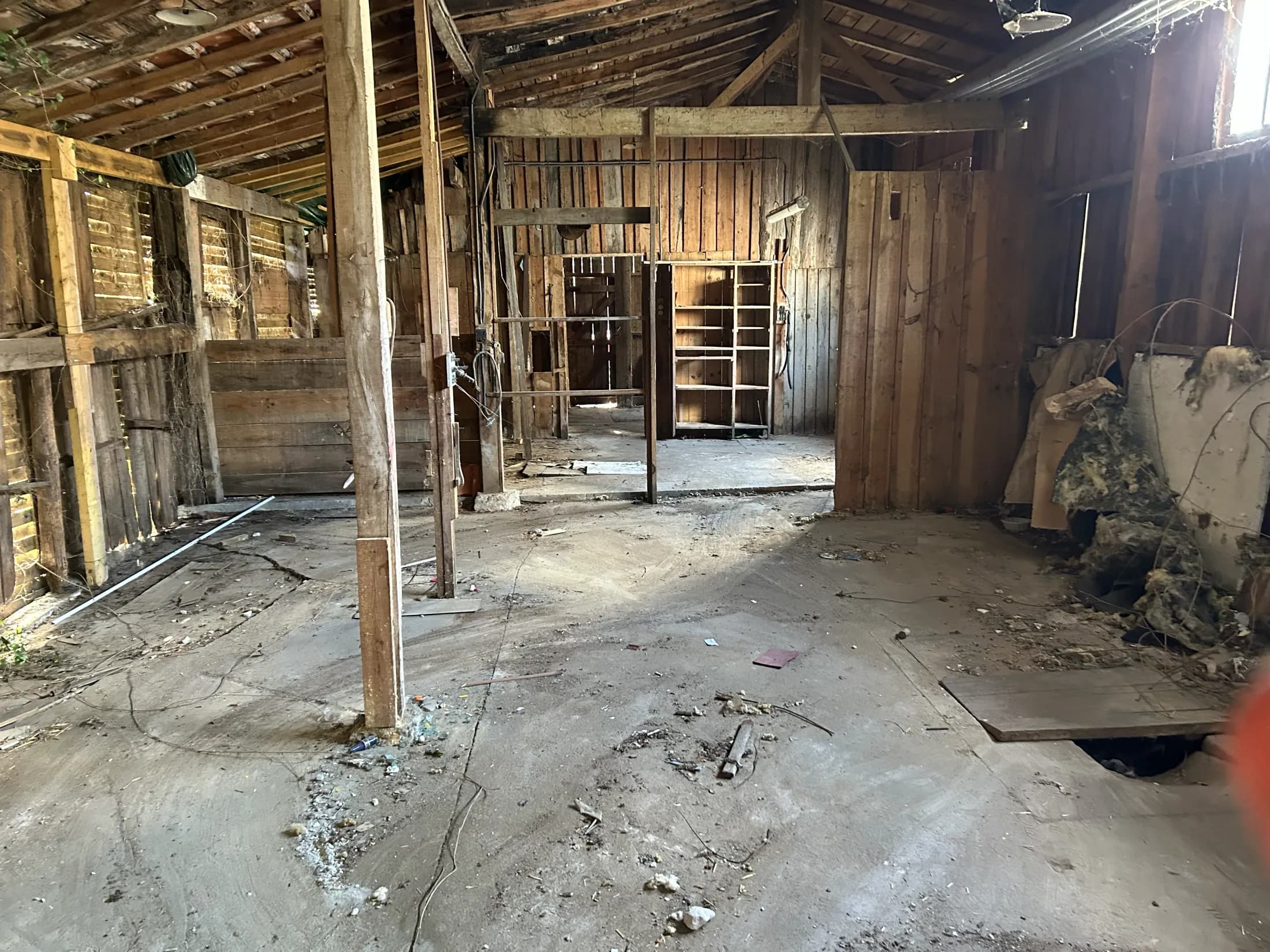 Grange entièrement vidée après débarras — Débarras la Maison, Gironde